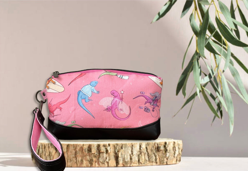 Handcrafted Bearded Dragon Wristlet Purse or Pouch. Great gift for any beardie lover!